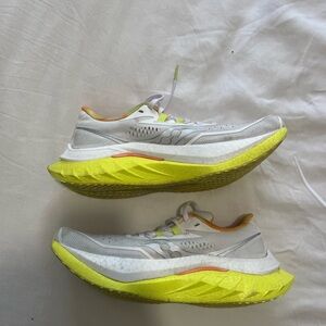 Saucony Womens Endorphin Speed 4 Size 7